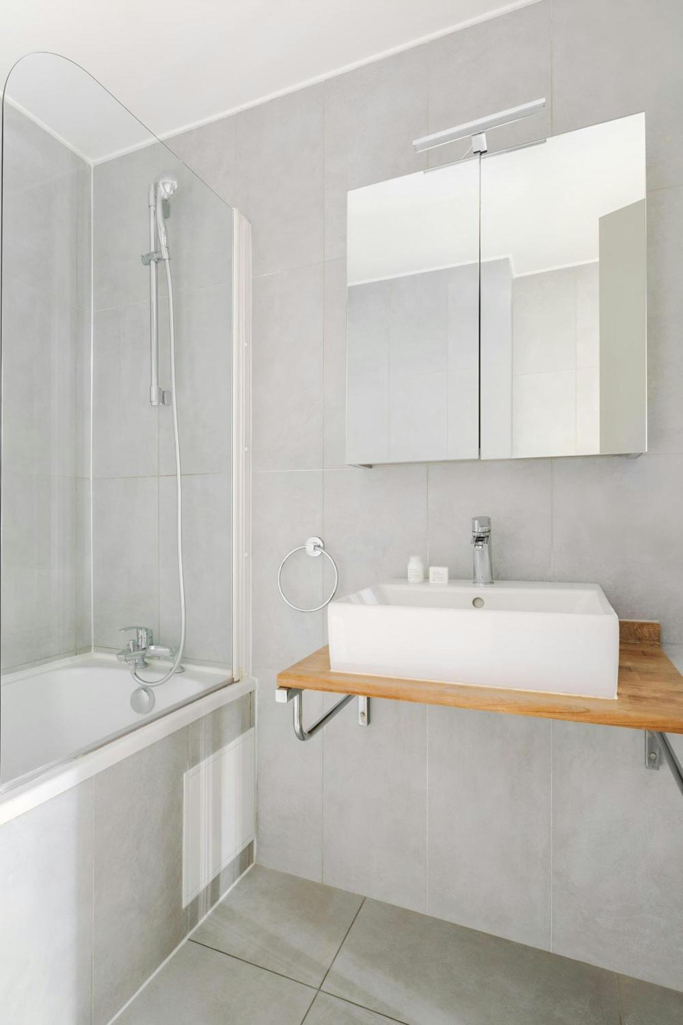 Sonder Le Frochot Paris Exterior foto