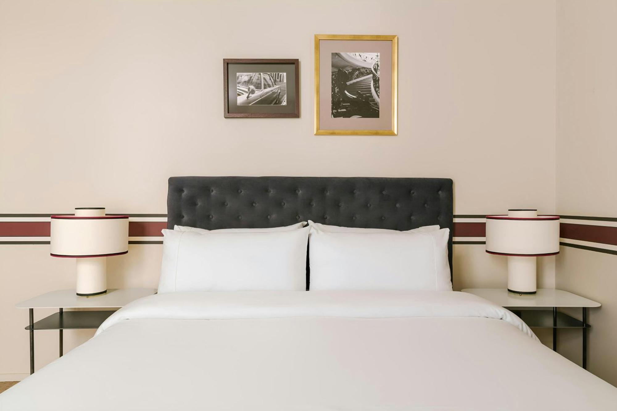Sonder Le Frochot Paris Exterior foto
